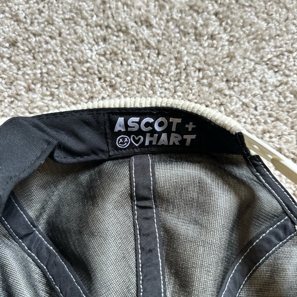 ASCOT + HART hat - Picture 2 of 2